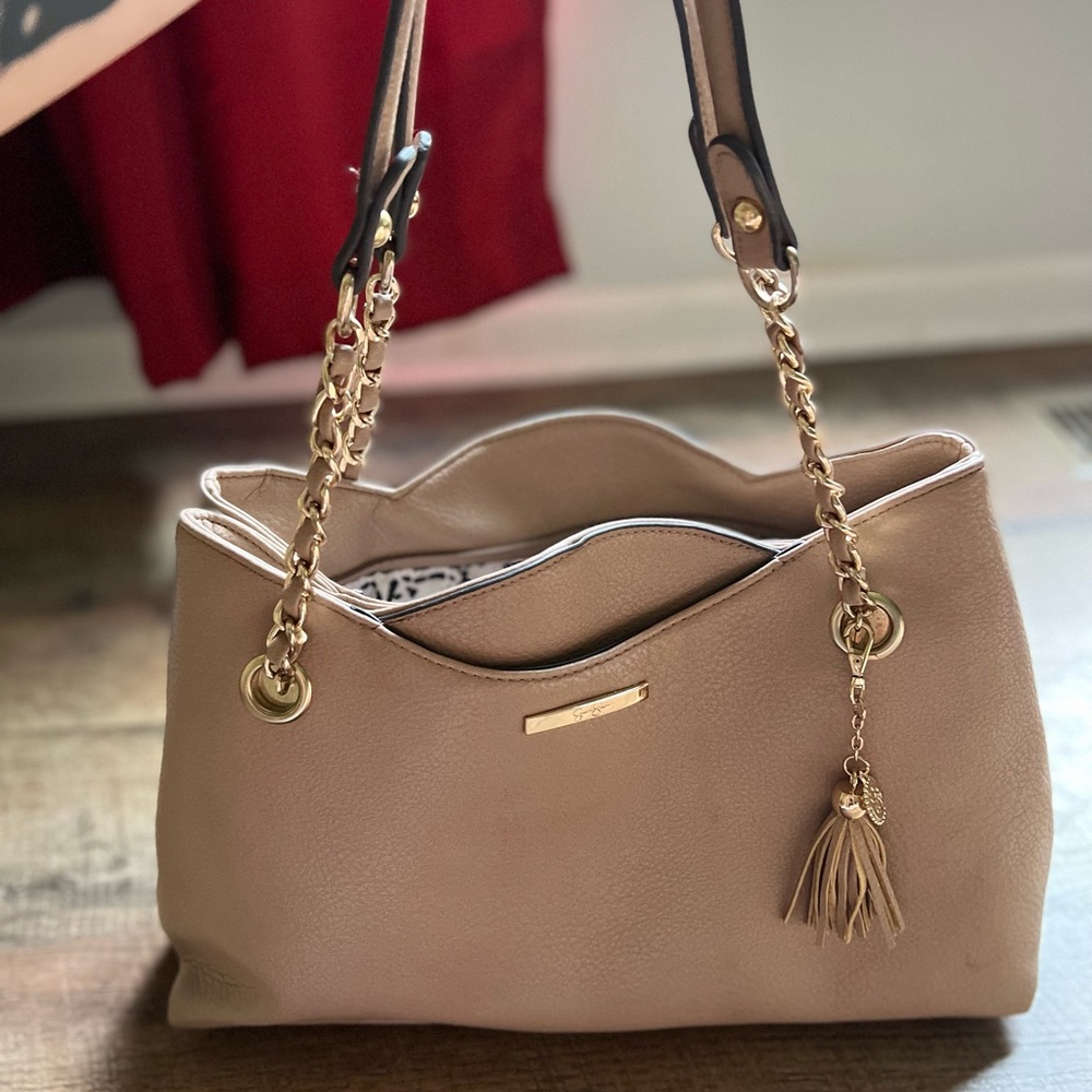 •Jessica Simpson purse